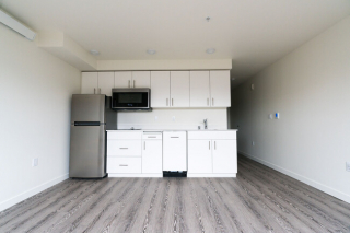 louisa-hotel-seattle-wa-building-photo grey floor kitchen